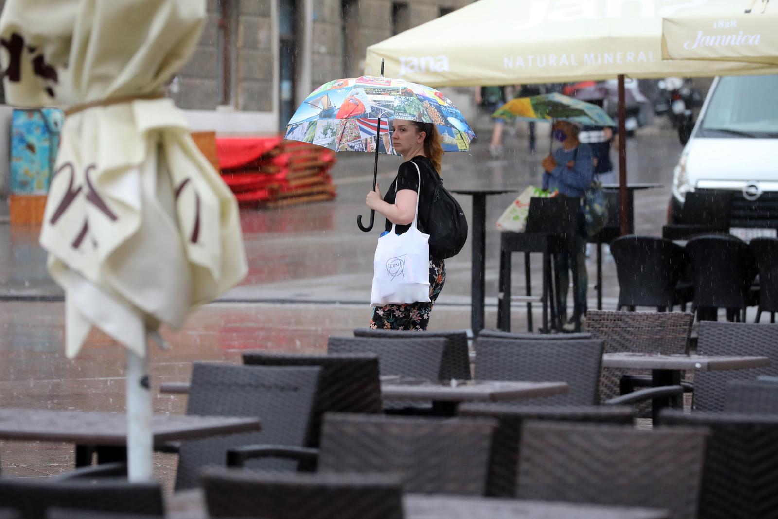 Nagli pad temperature i kiša u gradu Rijeci