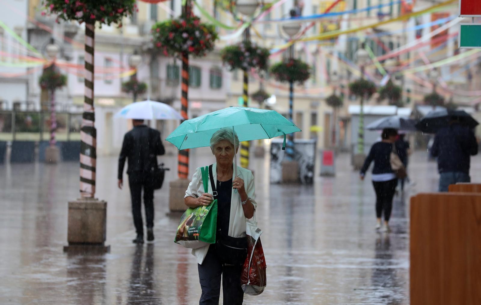 Nagli pad temperature i kiša u gradu Rijeci