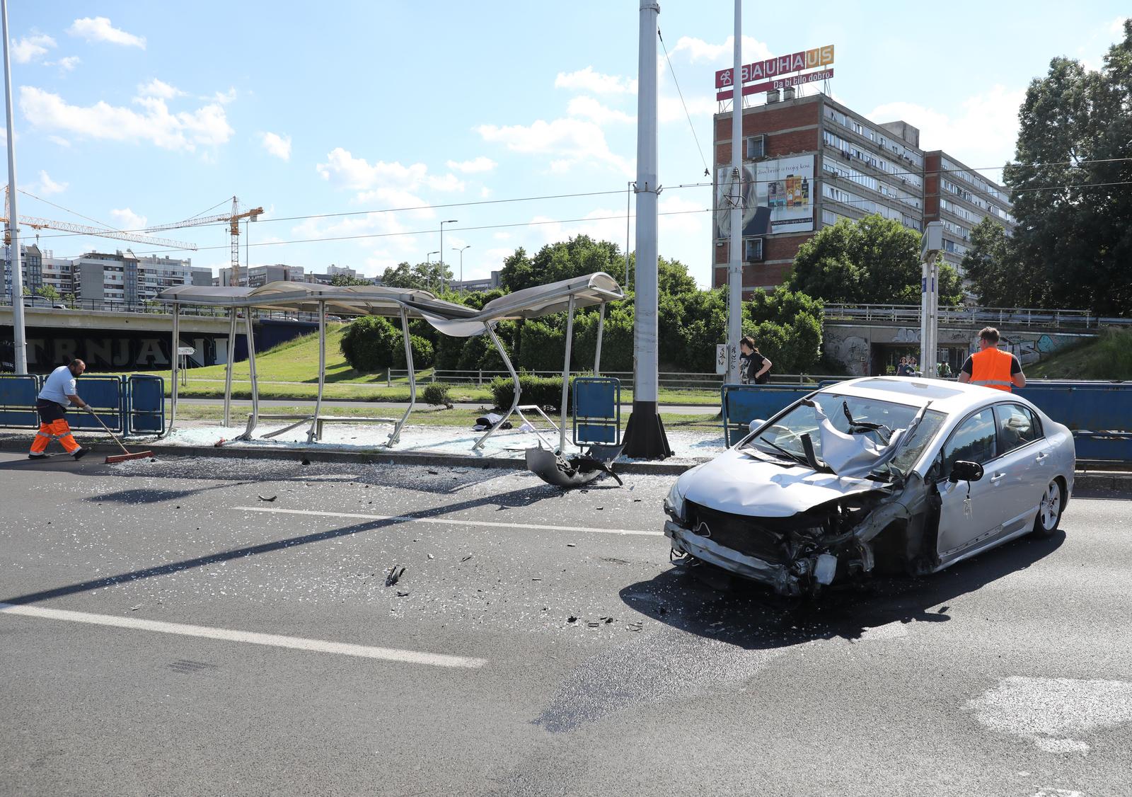 Zagreb: Autom pokupio tramvajsku stanicu i pješake, više ljudi ozlijeđeno