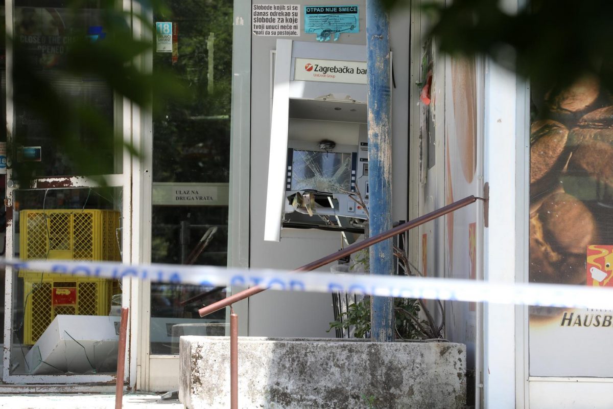 Rijeka: U ranim jutarnjim satima raznesen je bankomat Zagrebačke banke