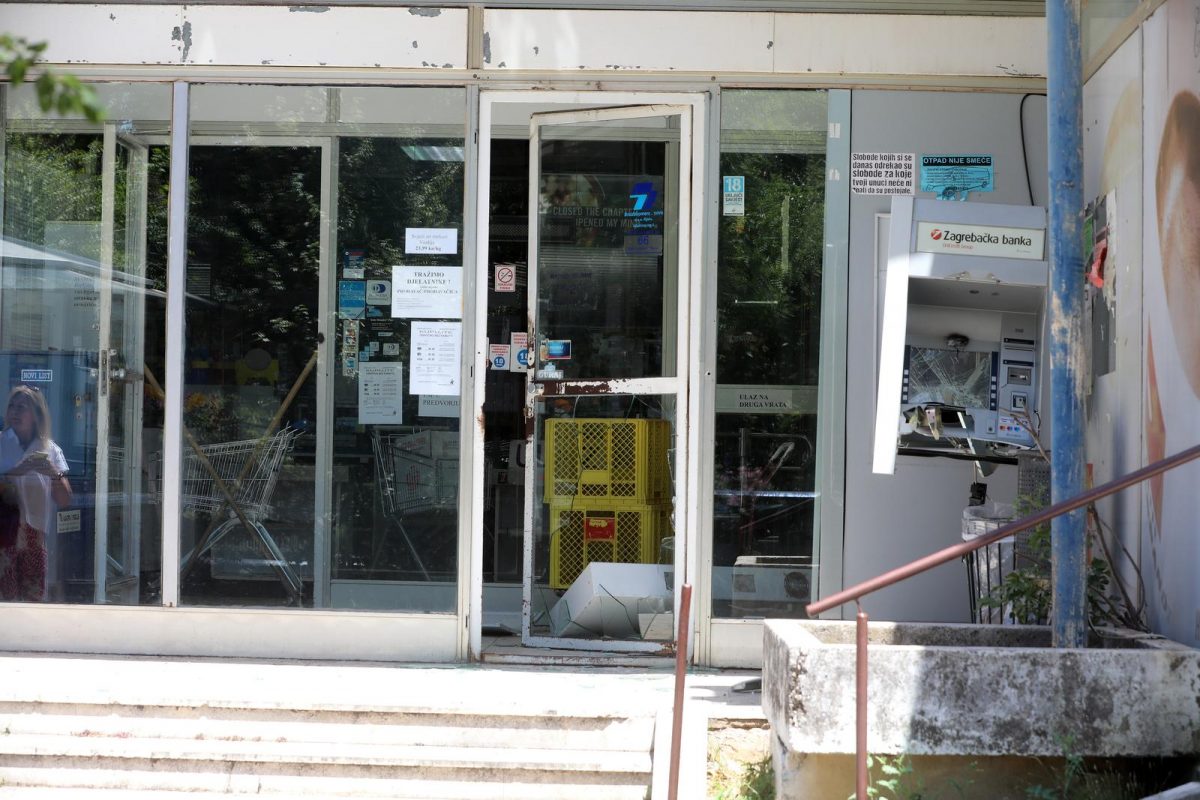 Rijeka: U ranim jutarnjim satima raznesen je bankomat Zagrebačke banke