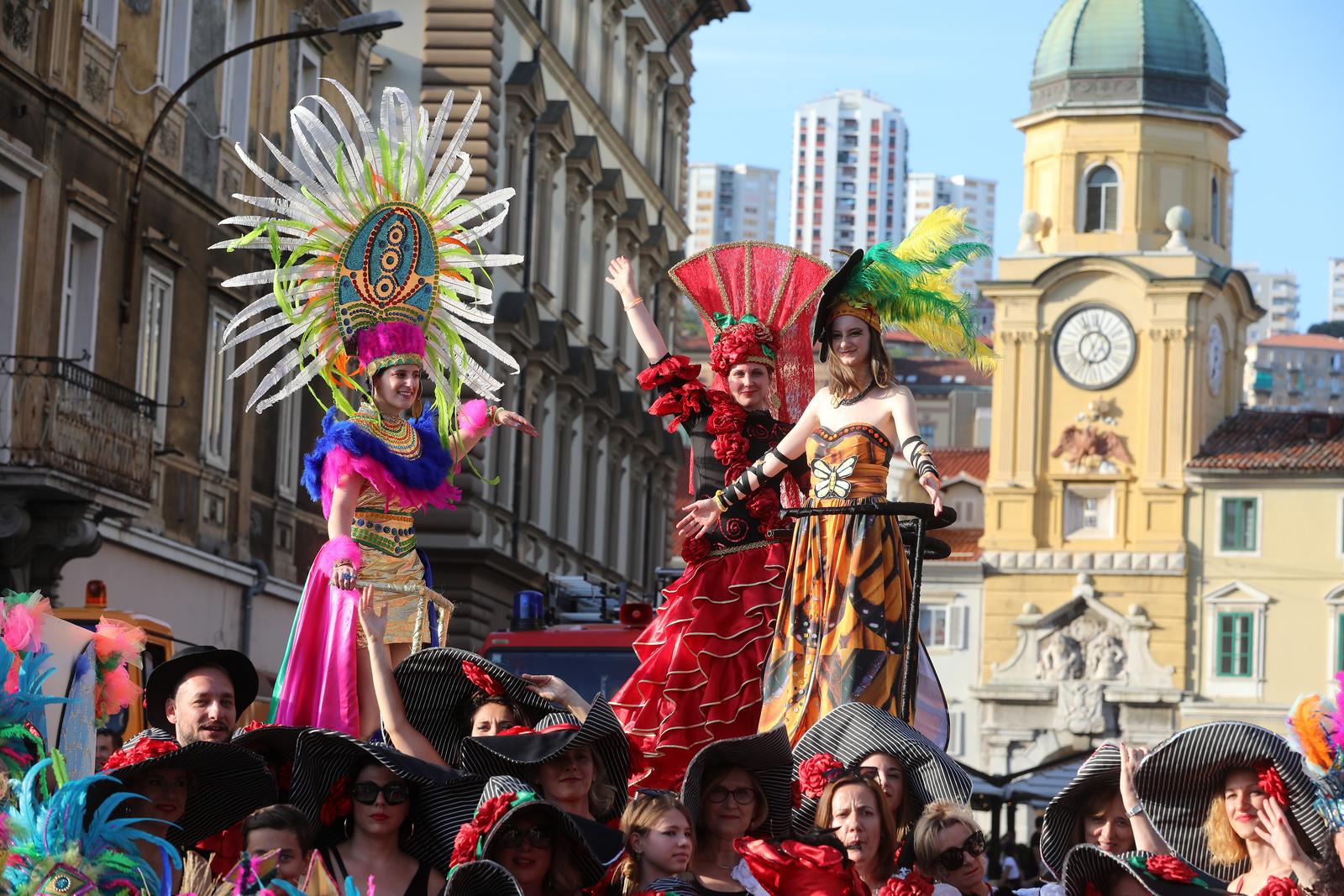 U Rijeci velika ljetna karnevalska povorka U Rijeci velika ljetna karnevalska povorka