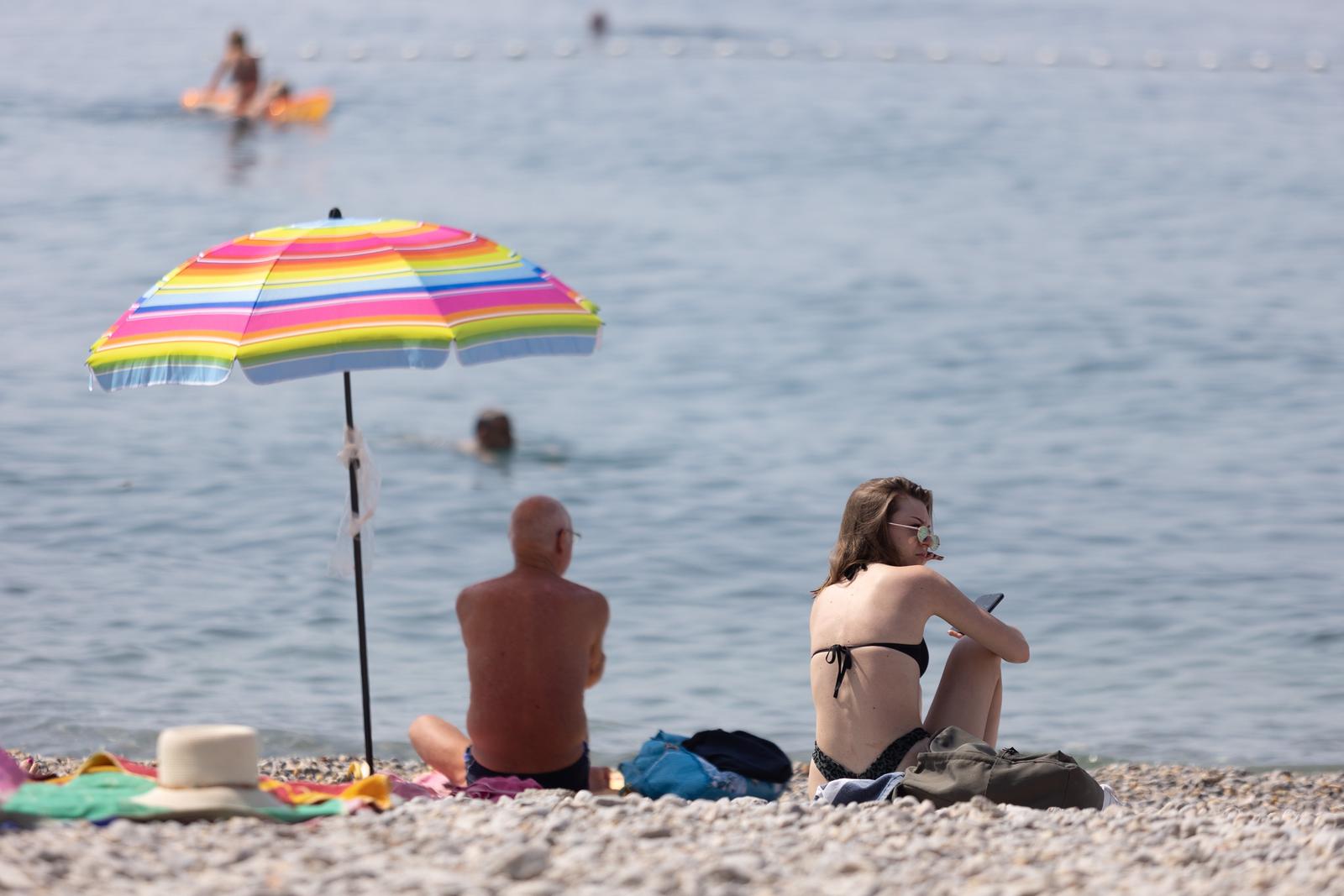 Prvi dan ljeta na plaži Kantrida Prvi dan ljeta na plaži Kantrida
