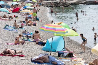 Prvi dan ljeta na plaži Kantrida