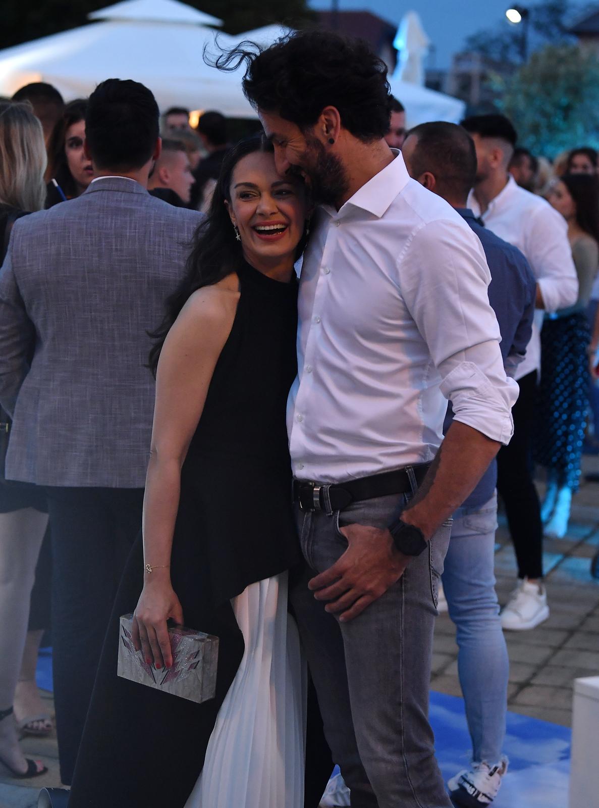 Zagreb: Zaljubljeni Marin Miletić i Kristina Krepela na partyju povodom 2. rođendana podcasta Ane Radišić Zagreb: Zaljubljeni Marin Miletić i Kristina Krepela na partyju povodom 2. rođendana podcasta Ane Radišić