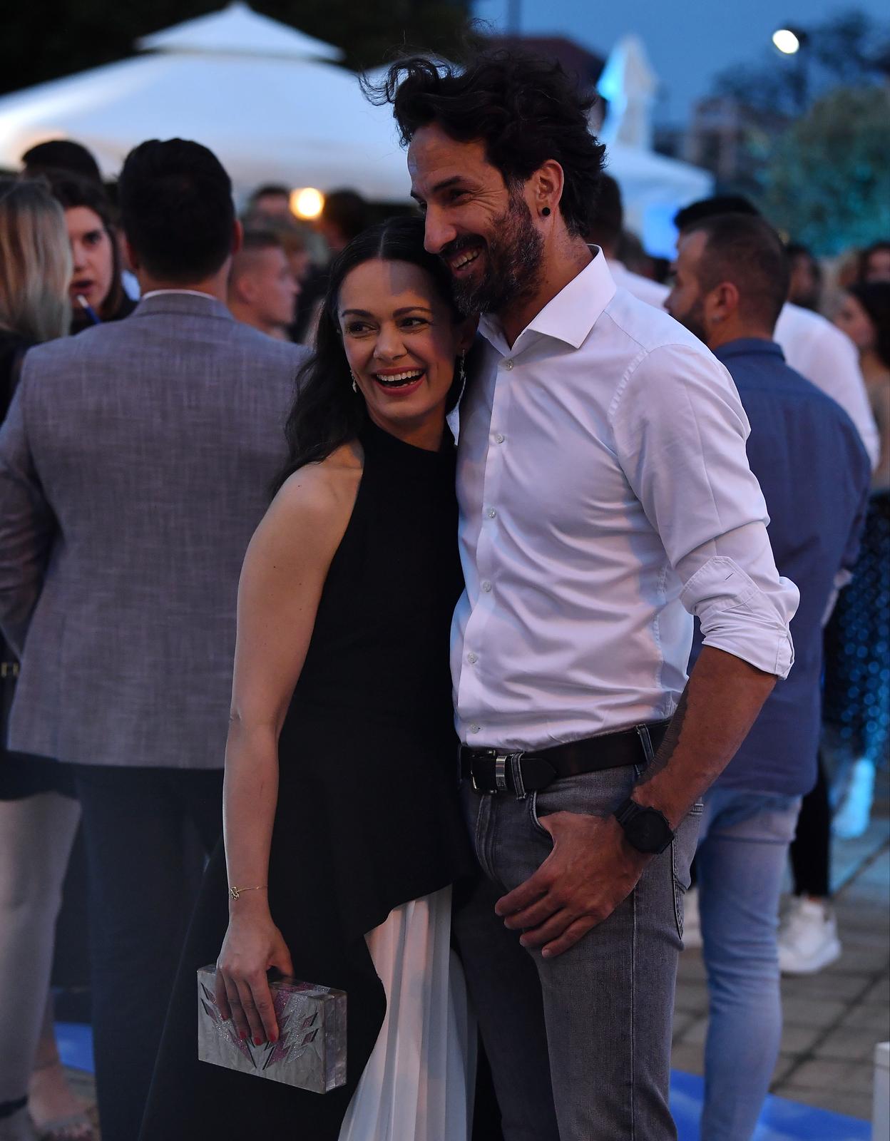 Zagreb: Zaljubljeni Marin Miletić i Kristina Krepela na partyju povodom 2. rođendana podcasta Ane Radišić Zagreb: Zaljubljeni Marin Miletić i Kristina Krepela na partyju povodom 2. rođendana podcasta Ane Radišić