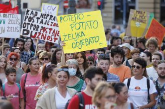 Rijeka: Mirno prosvjedno okupljanje “Hod za slobodu”