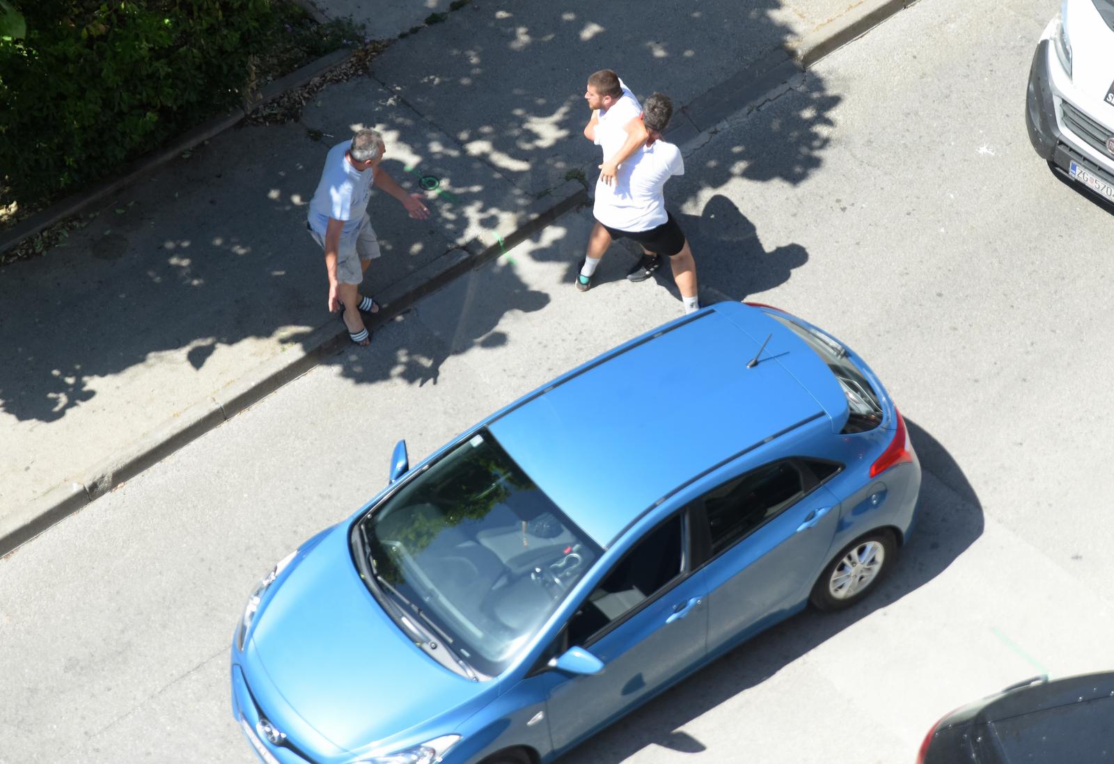 Pula: Tučnjava zbog nepropisnog parkiranja i blokiranja ulaza na parkiralište