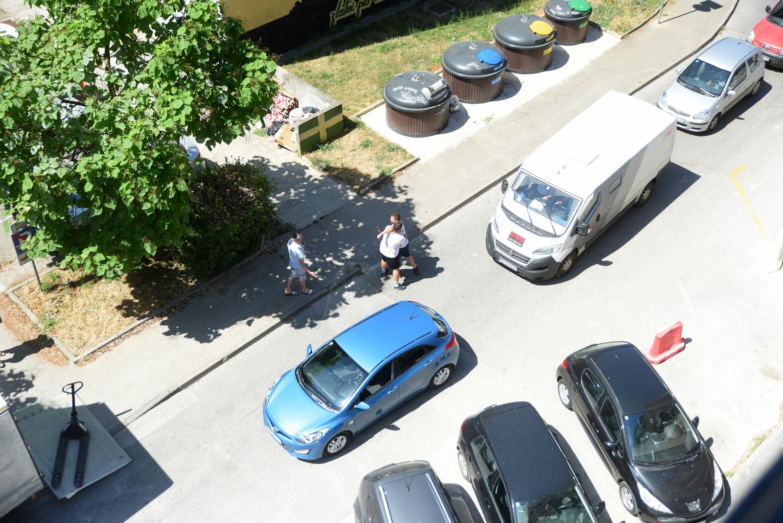 Pula: Tučnjava zbog nepropisnog parkiranja i blokiranja ulaza na parkiralište