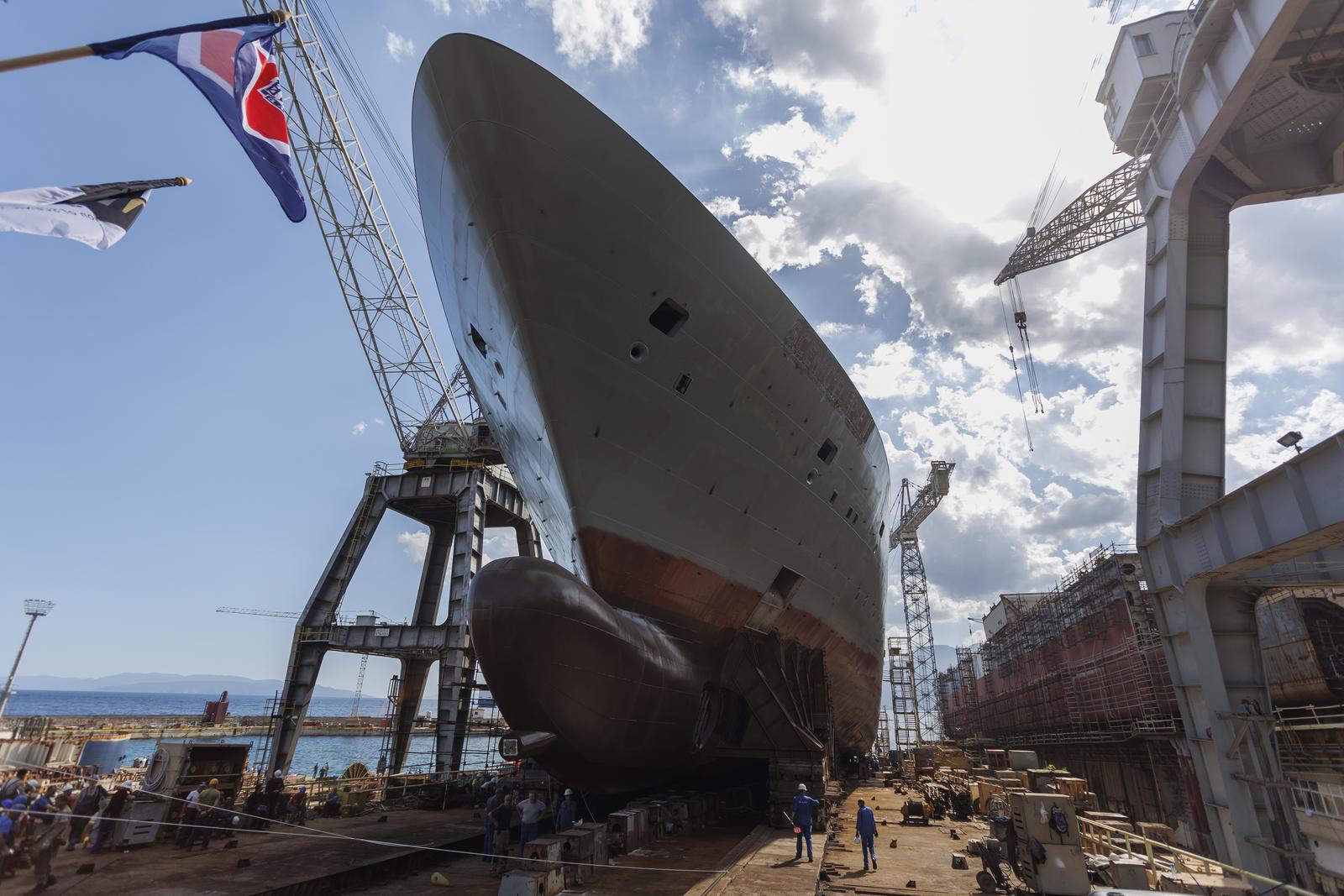 U riječkom brodogradilištu 3. Maj u more porinut kruzer za australskog naručitelja U riječkom brodogradilištu 3. Maj u more porinut kruzer za australskog naručitelja