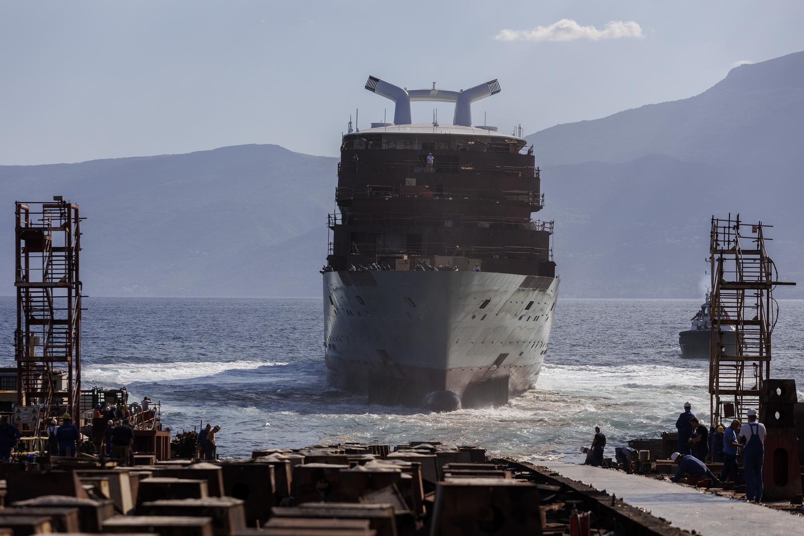 U riječkom brodogradilištu 3. Maj u more porinut kruzer za australskog naručitelja U riječkom brodogradilištu 3. Maj u more porinut kruzer za australskog naručitelja