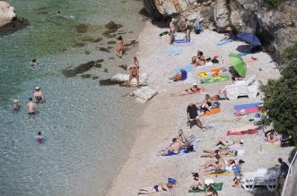 Rijeka: Plaža Sablićevo od jutra je puna kupača