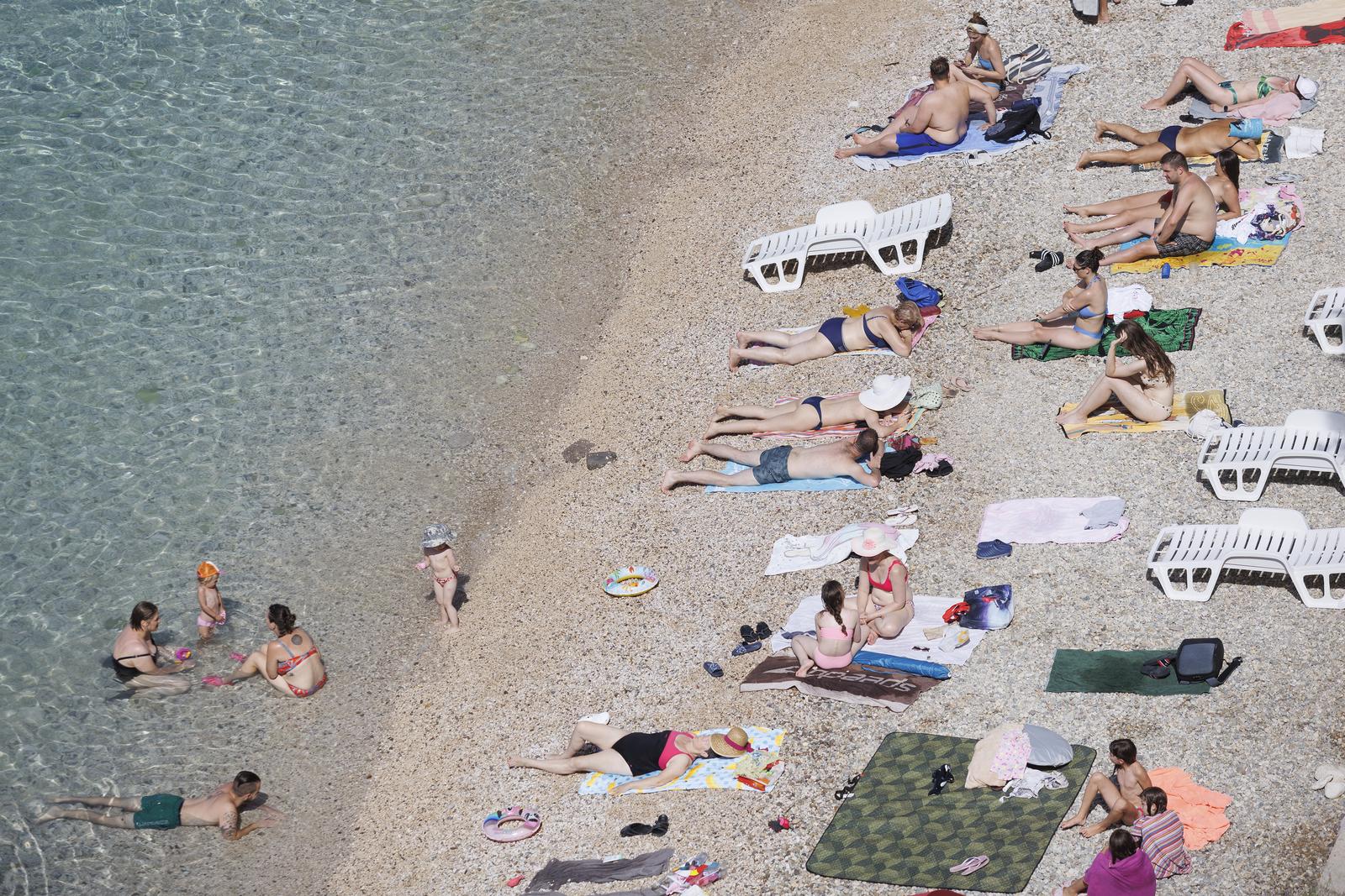 Rijeka: Plaža Sablićevo od jutra je puna kupača Rijeka: Plaža Sablićevo od jutra je puna kupača