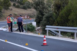 Jedna osoba poginula u slijetanju vozila u Šparadićima, policijski očevid u tijeku