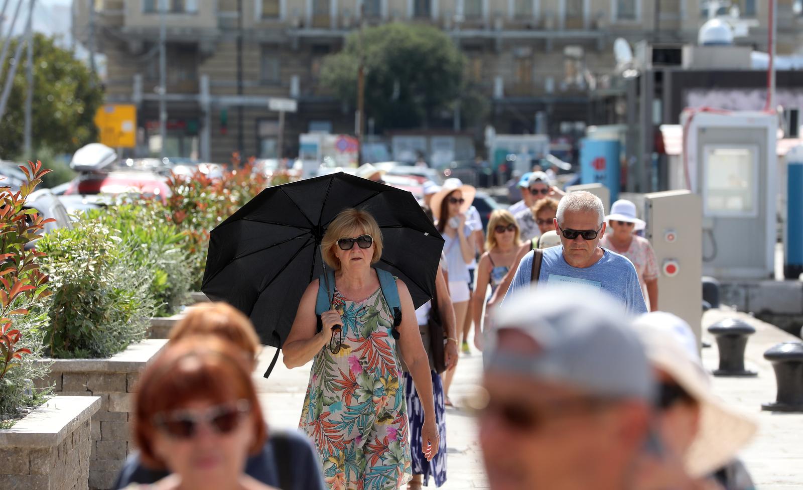 Vrućine na ulicama grada Rijeke Vrućine na ulicama grada Rijeke