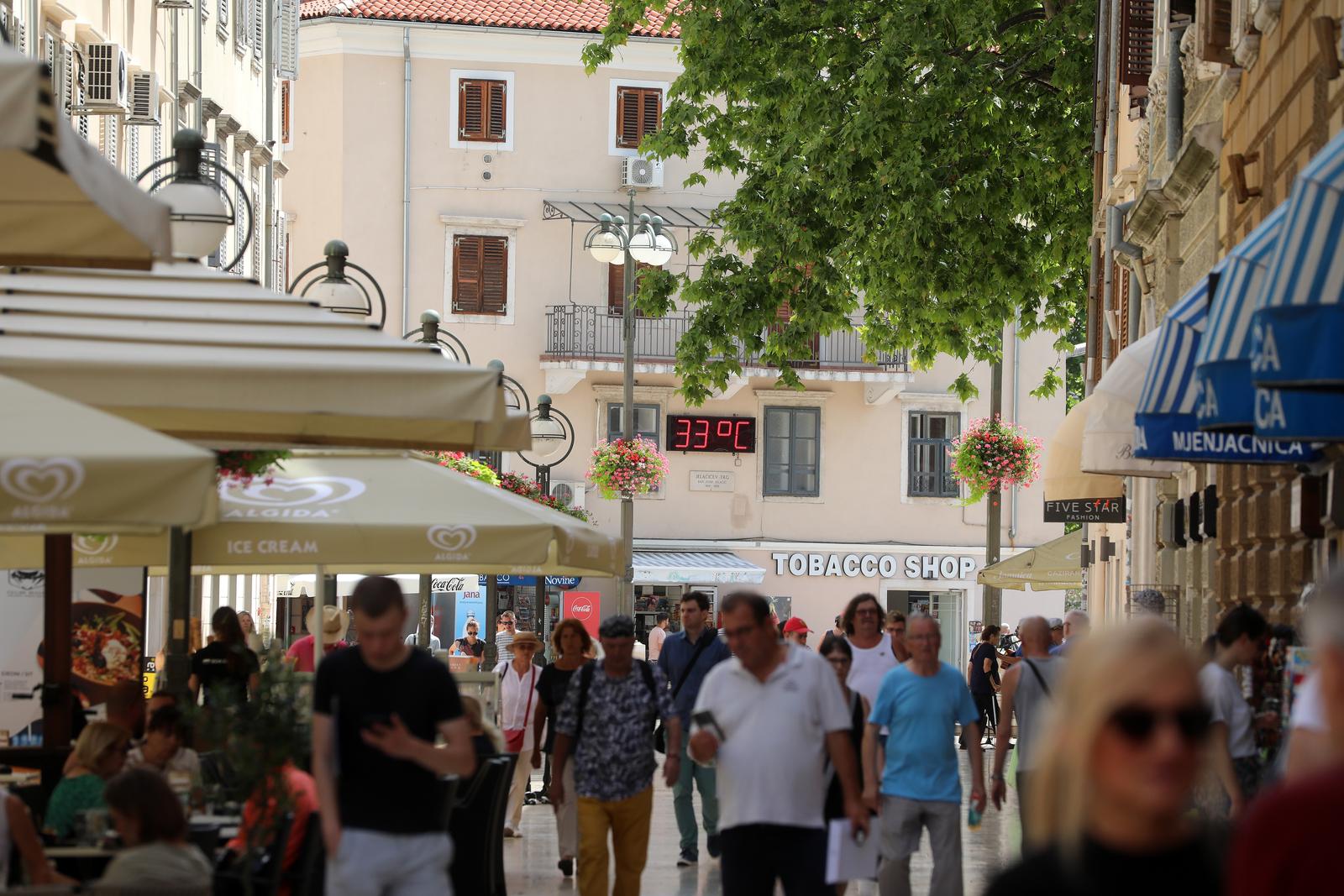 Vrućine na ulicama grada Rijeke Vrućine na ulicama grada Rijeke