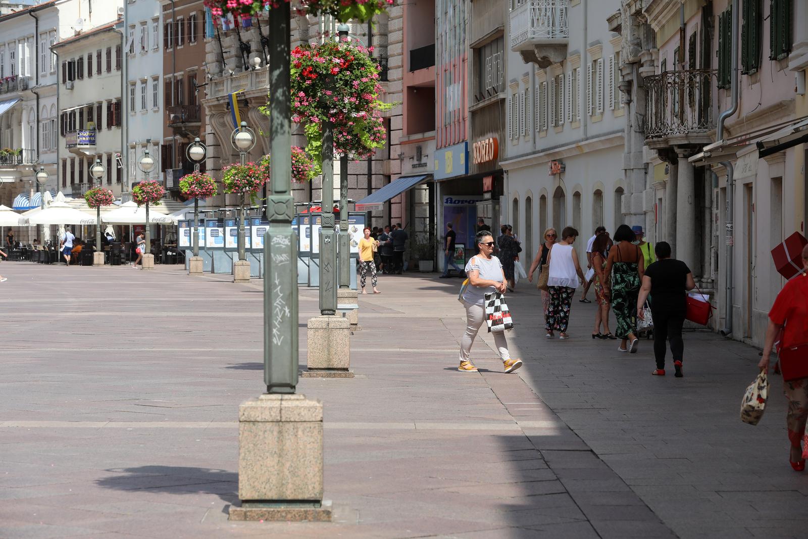 Vrućine na ulicama grada Rijeke Vrućine na ulicama grada Rijeke