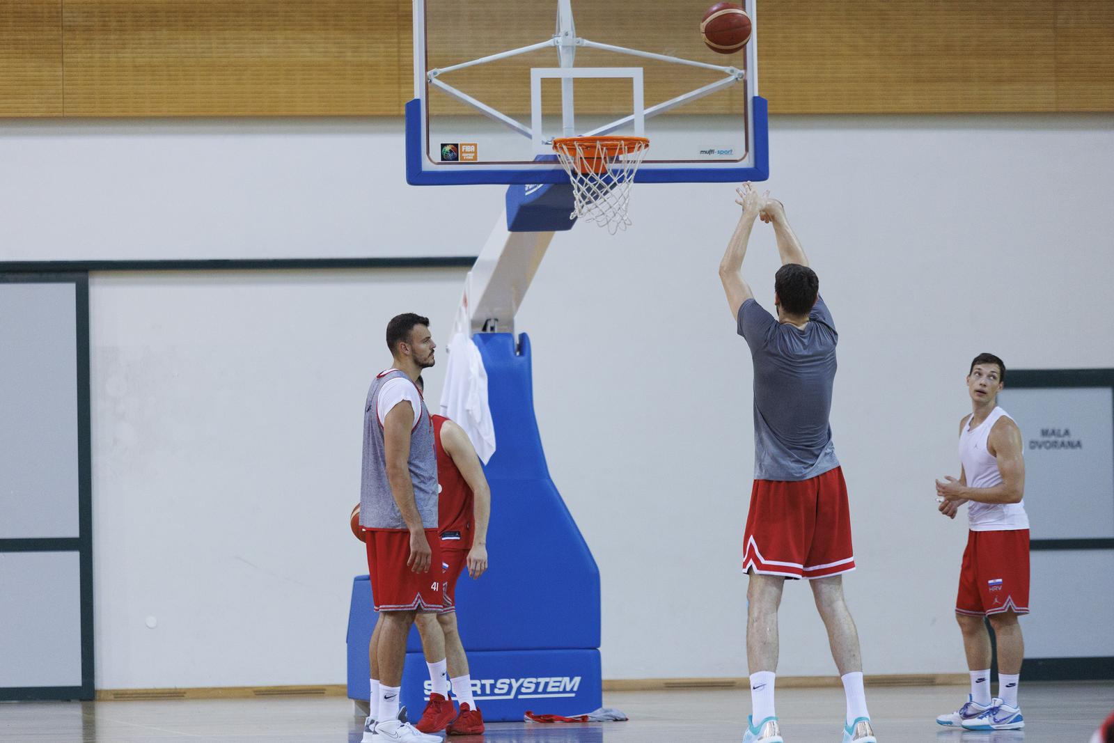 Opatija: Trening hrvatskih košarkaša uoči kvalifikacijske utakmice za Svjetsko prvenstvo protiv Finske Opatija: Trening hrvatskih košarkaša uoči kvalifikacijske utakmice za Svjetsko prvenstvo protiv Finske