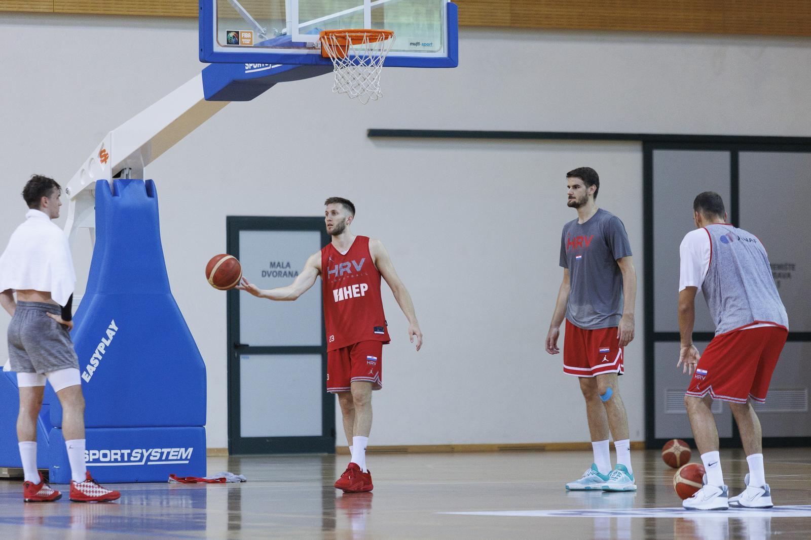 Opatija: Trening hrvatskih košarkaša uoči kvalifikacijske utakmice za Svjetsko prvenstvo protiv Finske Opatija: Trening hrvatskih košarkaša uoči kvalifikacijske utakmice za Svjetsko prvenstvo protiv Finske