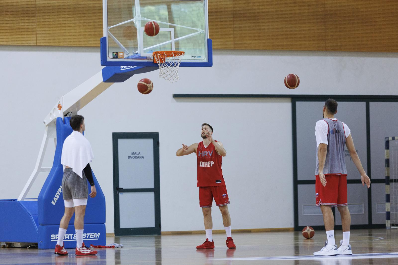 Opatija: Trening hrvatskih košarkaša uoči kvalifikacijske utakmice za Svjetsko prvenstvo protiv Finske Opatija: Trening hrvatskih košarkaša uoči kvalifikacijske utakmice za Svjetsko prvenstvo protiv Finske