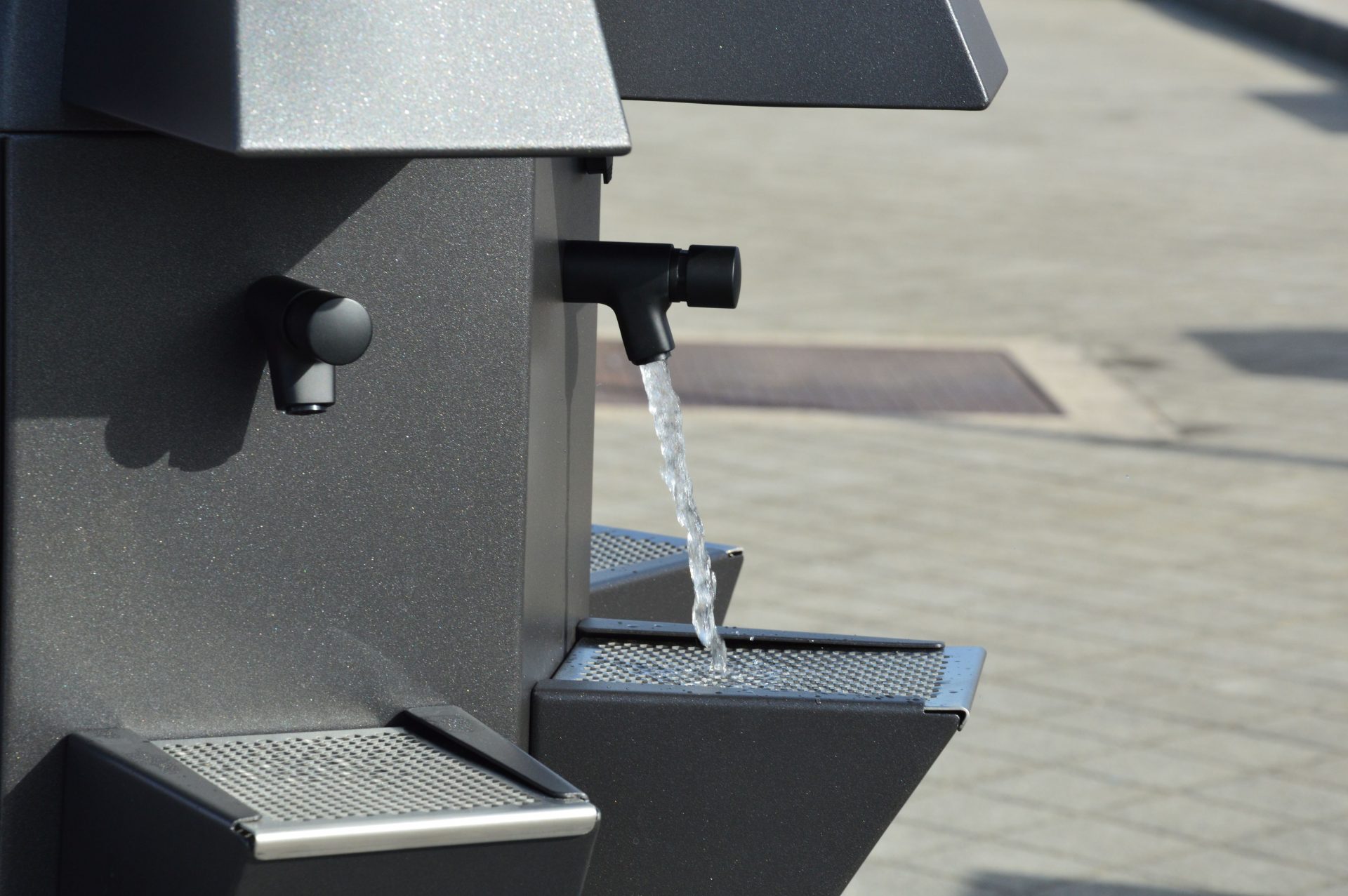 Riječka Rotary špina detalj Riječka Rotary špina detalj