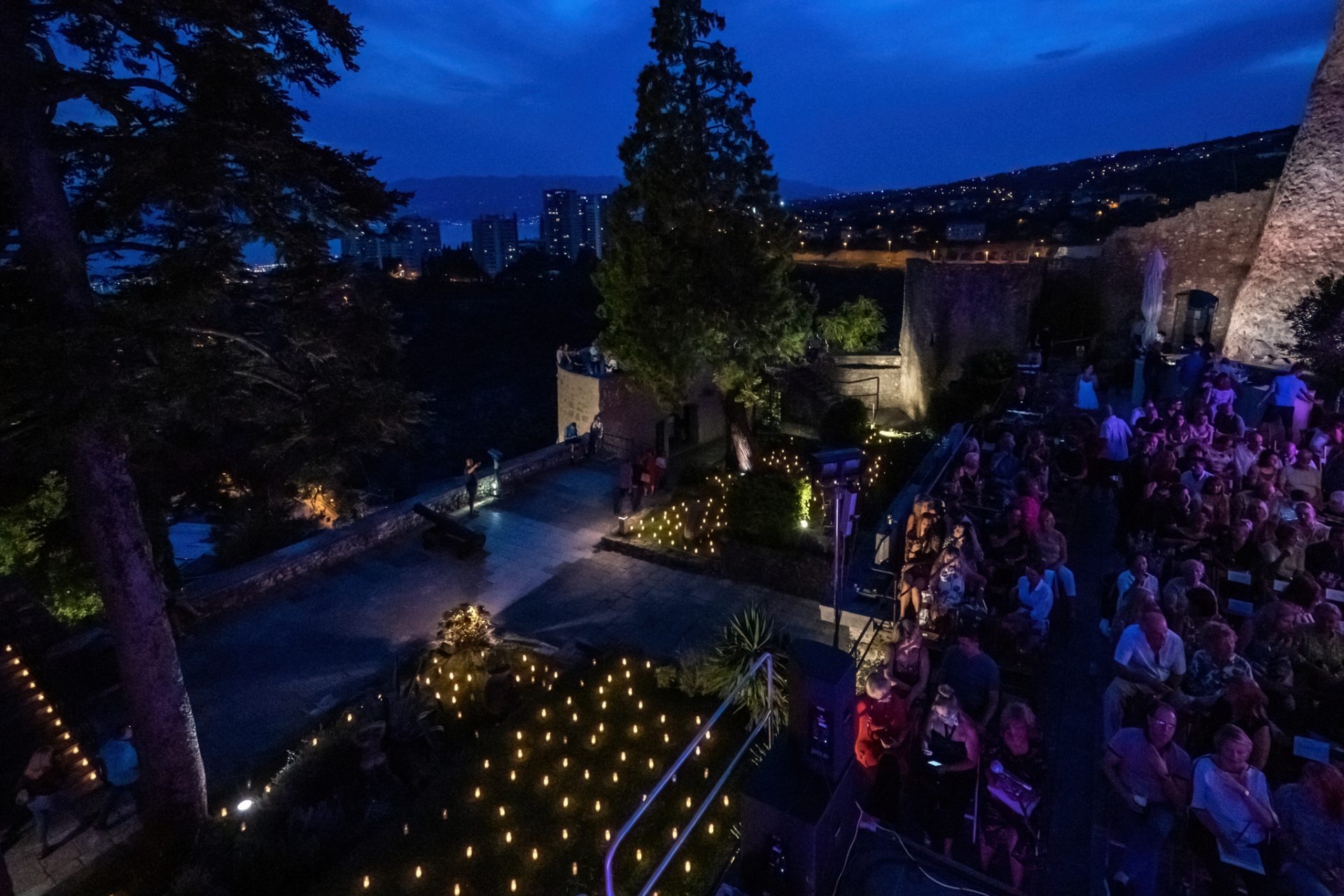 2022_07_29-21_07_59-00002_ILCE-7M3-low-light 2022_07_29-21_07_59-00002_ILCE-7M3-low-light