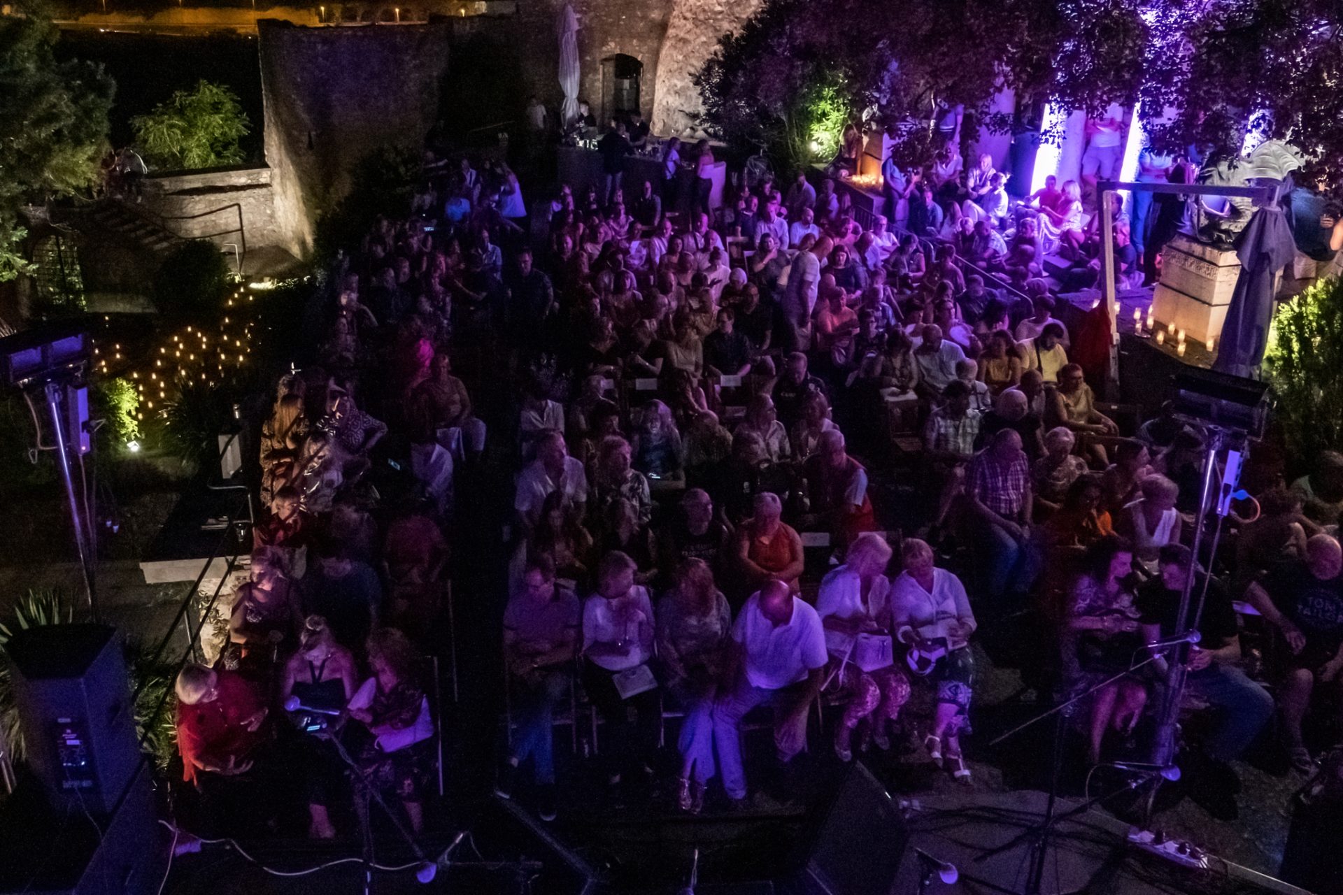 2022_07_29-21_24_03-00011_ILCE-7M3-low-light 2022_07_29-21_24_03-00011_ILCE-7M3-low-light