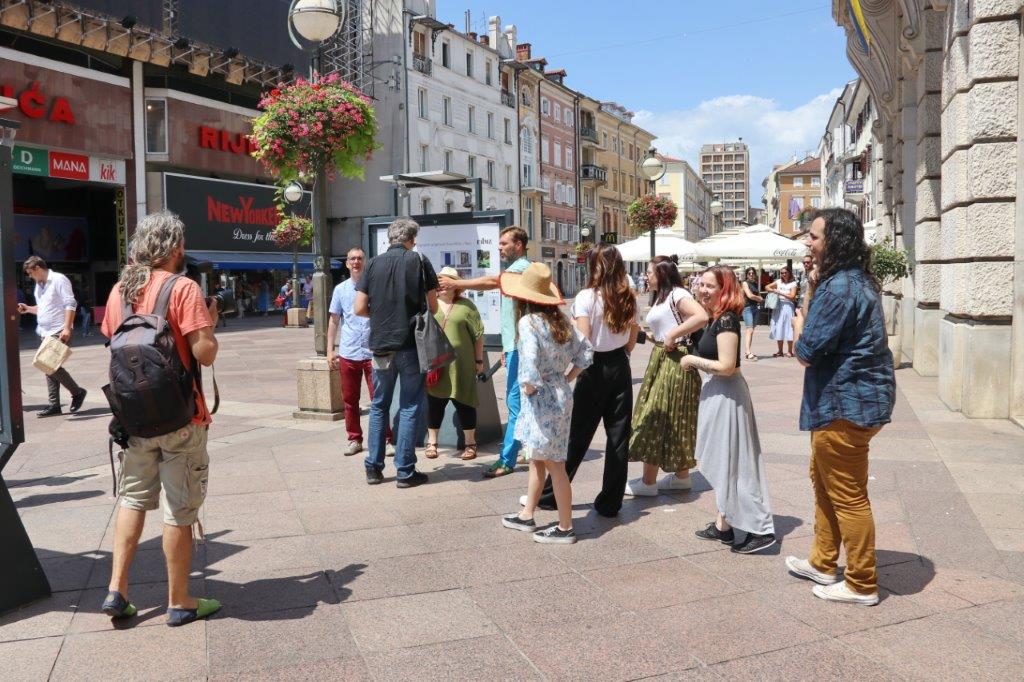 Izložba-studentskih-radova-u-sklopu-projekta-RIBIZ-a-u-suradnji-s-GKR-Rijeka-4 Izložba-studentskih-radova-u-sklopu-projekta-RIBIZ-a-u-suradnji-s-GKR-Rijeka-4
