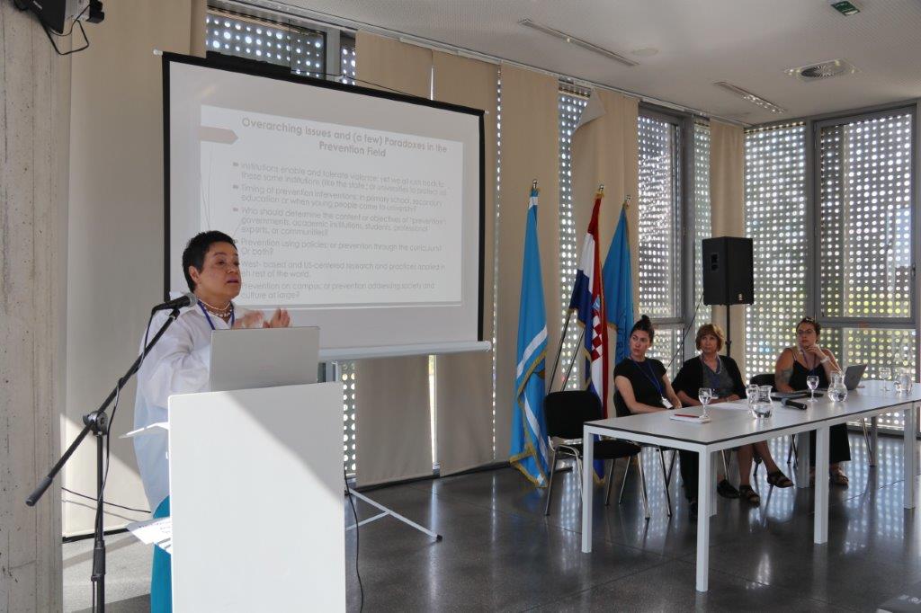 Međunarodni-simpozij-„Seksualno-i-rodno-uvjetovano-nasilje-i-njegova-prevencija-u-obrazovanju“-12 Međunarodni-simpozij-„Seksualno-i-rodno-uvjetovano-nasilje-i-njegova-prevencija-u-obrazovanju“-12