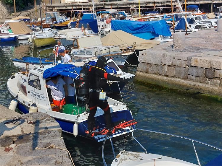 More spaja 6 More spaja 6