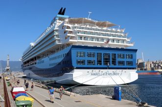 Kruzeri Marella Explorer 2 i Mein Schiff ispred riječke luke