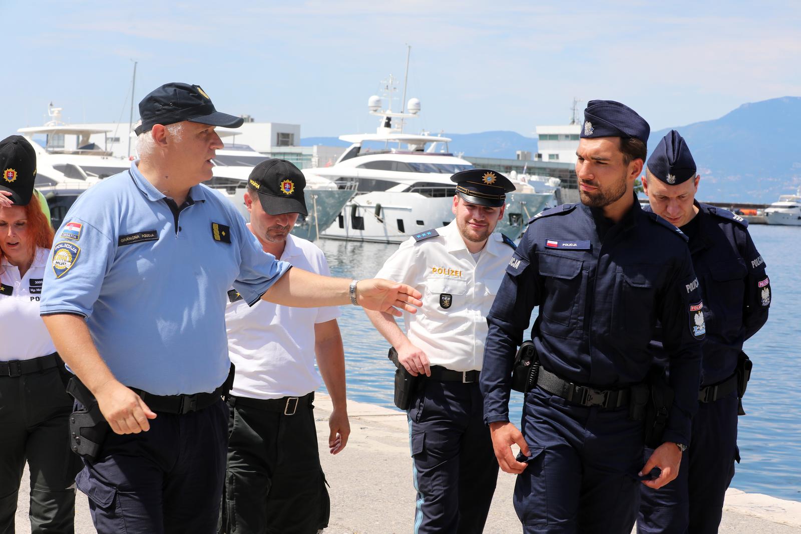 Rijeka: Strani policijski službenici iz Poljske, Njemačke i Slovačke u ophodnji gradom