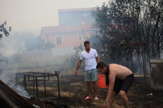 Pula: Hrabri stanovnici bore se s vatrom koja se približila njihovim domovima