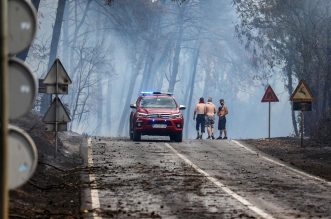 Pula: Hrabri stanovnici bore se s vatrom koja se približila njihovim domovima