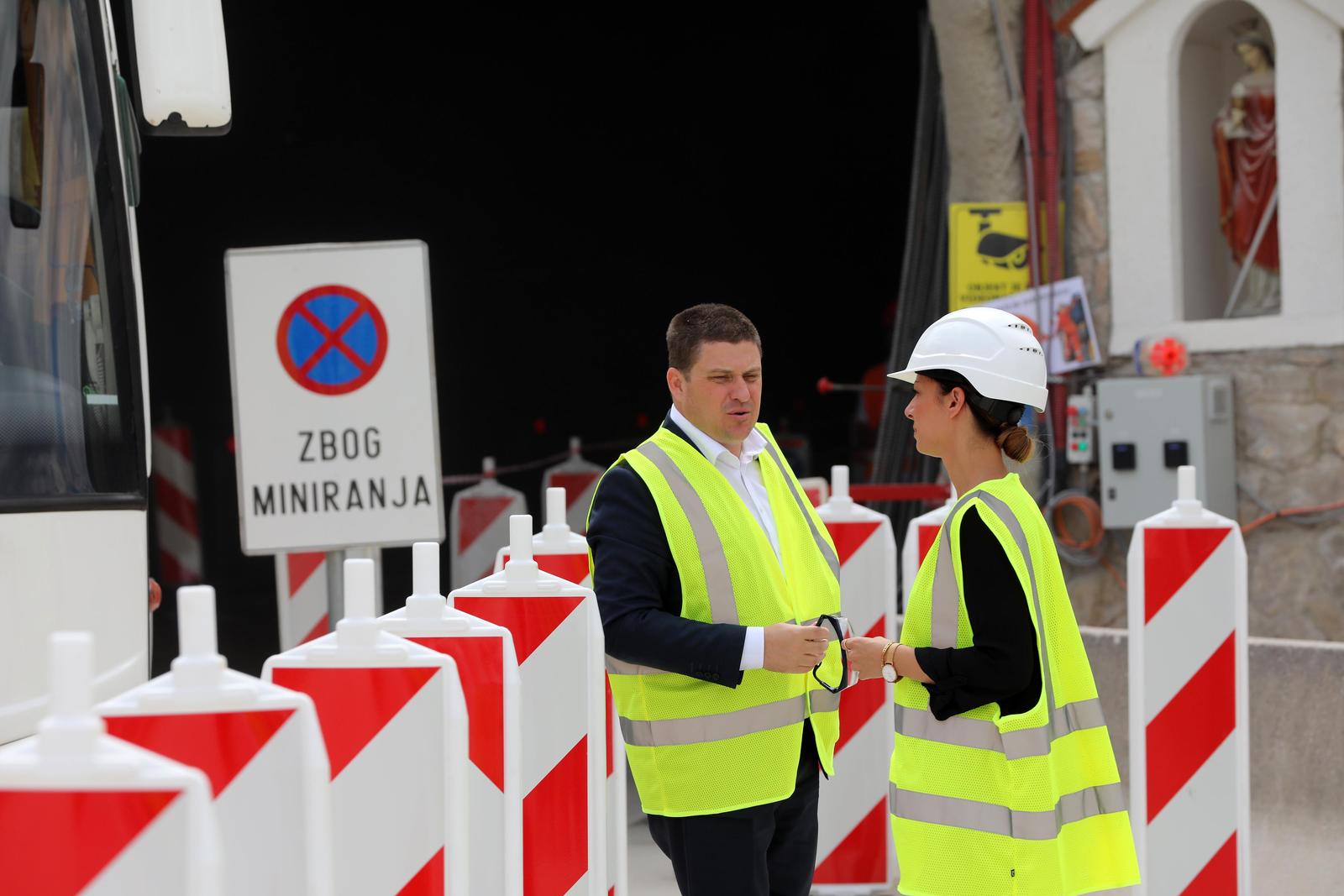 Ministar Butković u obilasku gradilišta druge cijevi Tunela Učka Ministar Butković u obilasku gradilišta druge cijevi Tunela Učka