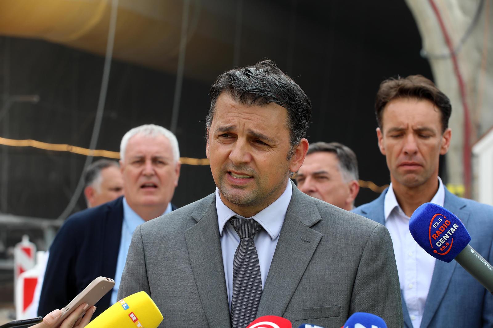 Ministar Butković u obilasku gradilišta druge cijevi Tunela Učka Ministar Butković u obilasku gradilišta druge cijevi Tunela Učka