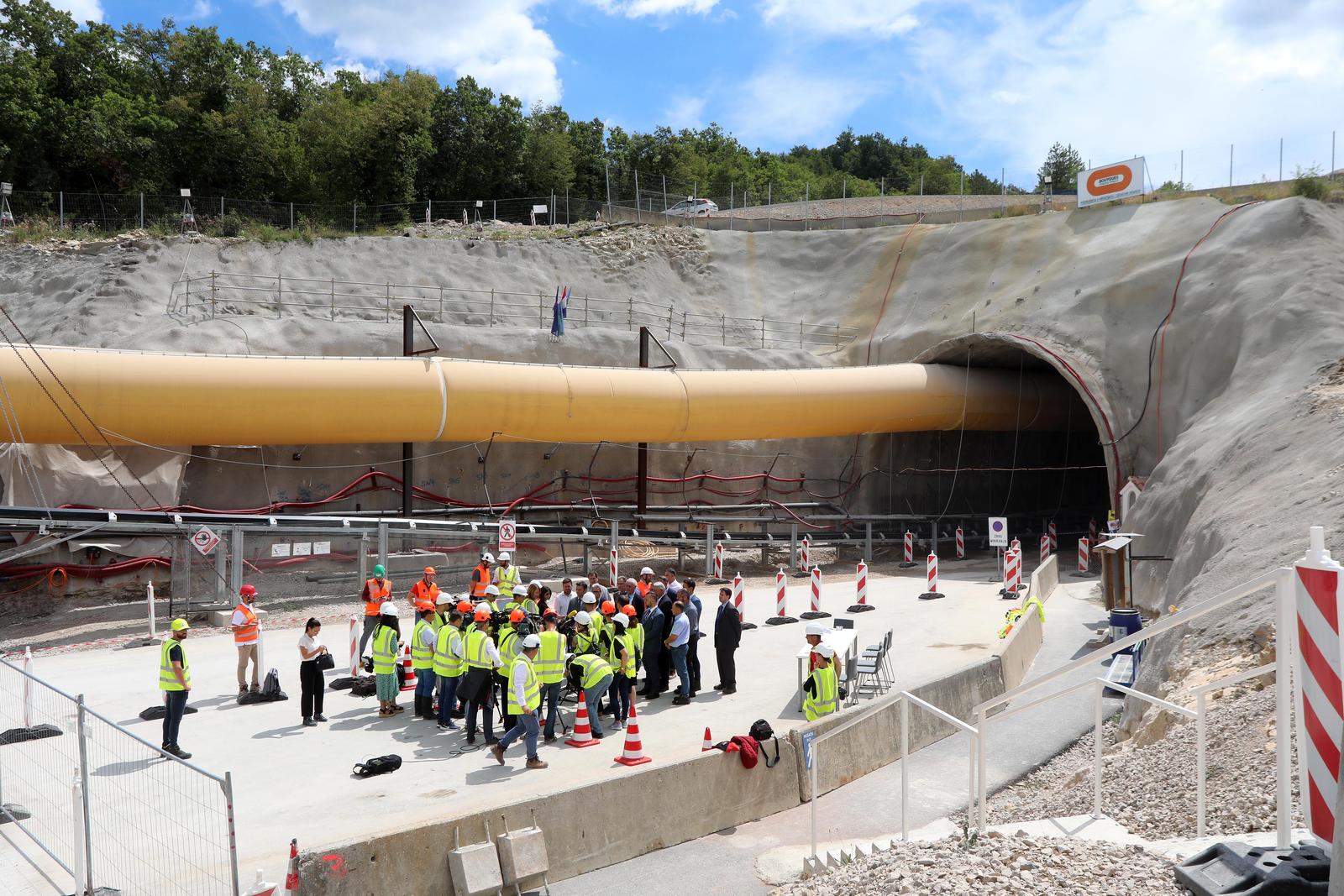 Ministar Butković u obilasku gradilišta druge cijevi Tunela Učka Ministar Butković u obilasku gradilišta druge cijevi Tunela Učka