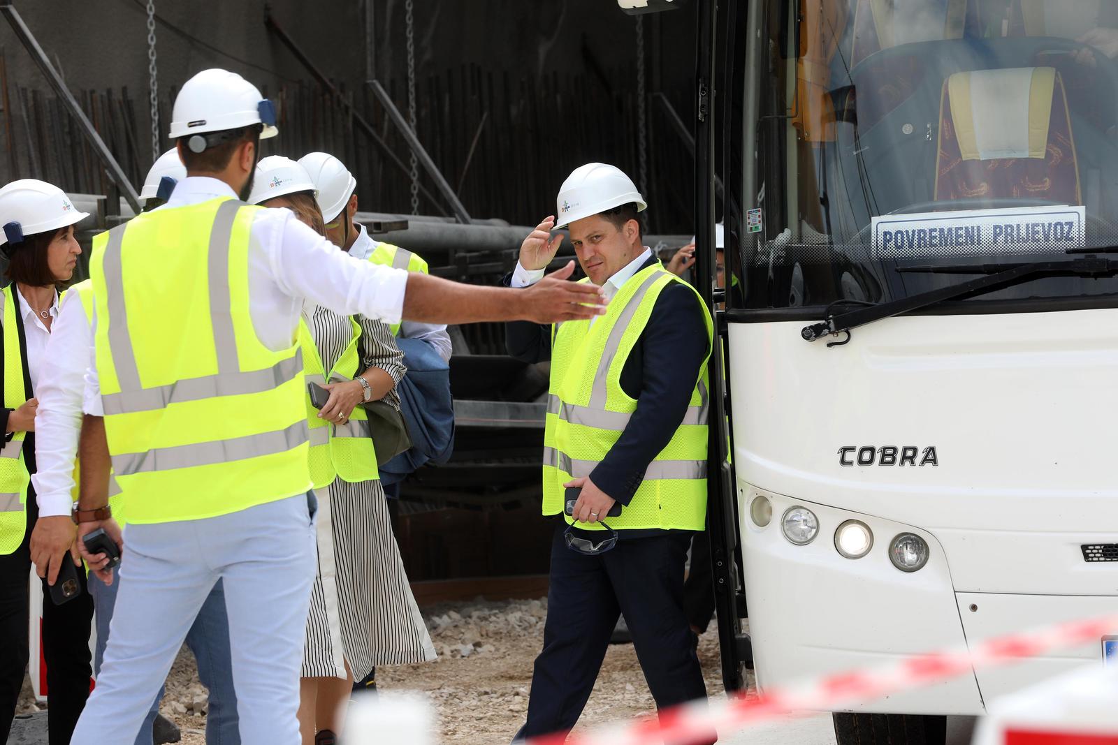 Ministar Butković u obilasku gradilišta druge cijevi Tunela Učka Ministar Butković u obilasku gradilišta druge cijevi Tunela Učka