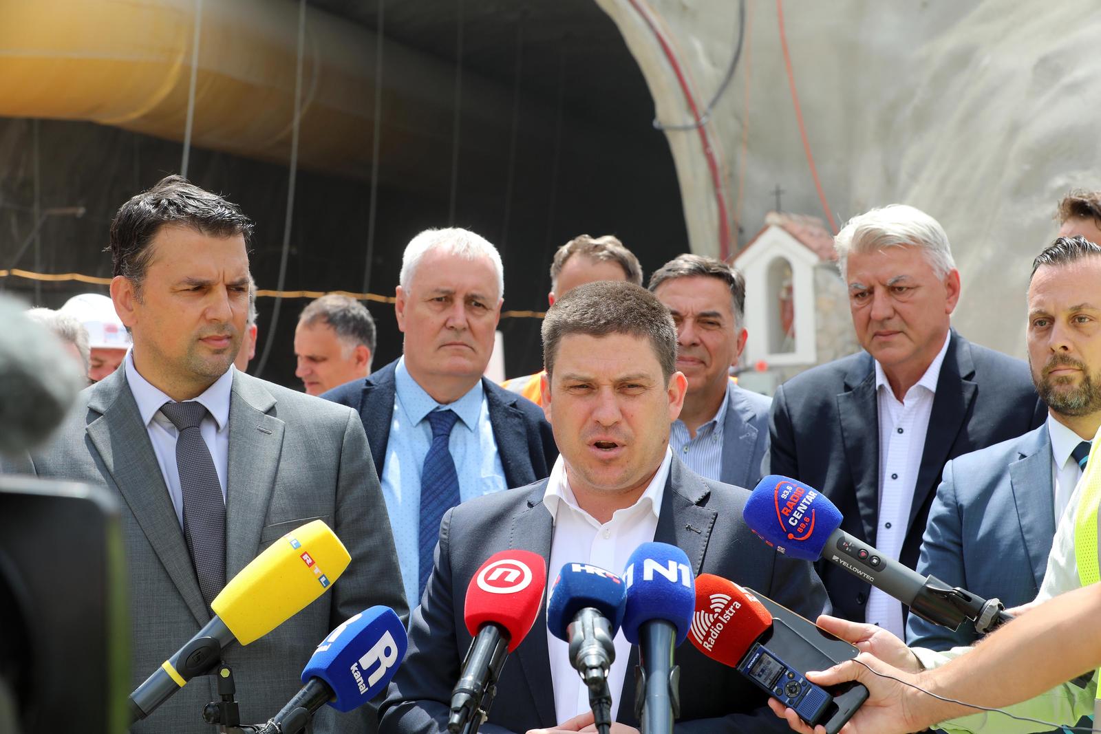 Ministar Butković u obilasku gradilišta druge cijevi Tunela Učka Ministar Butković u obilasku gradilišta druge cijevi Tunela Učka