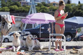 Rijeka: Psi beskrajno uživaju na psećoj plaži na Kantridi