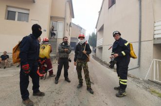 Vatrogasci u Zatonu spremni za borbu s vatrom, no uvjeti su otežani zbog vjetra