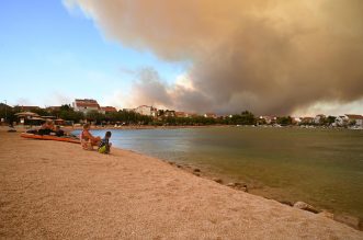 Dalmacija u vatrenoj buktinji, požar se proširio iz okolice Vodica