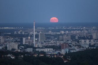 Najveći ovogodišnji supermjesec iznad panorame Zagreba