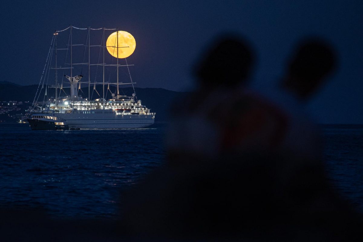 Najveći i najsjajniji Mjesec ove godine osvijetlio je nebo iznad Dubrovnika