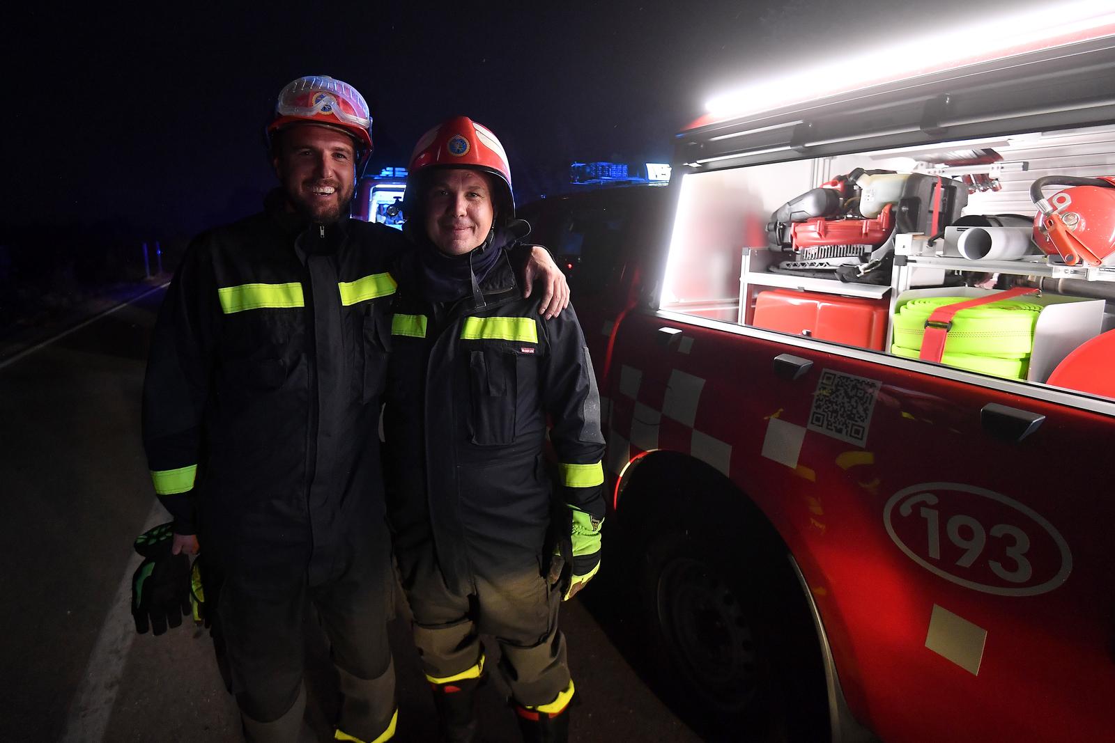 Vodice: Jutros na požarište područja Okit stigli kanaderi Vodice: Jutros na požarište područja Okit stigli kanaderi