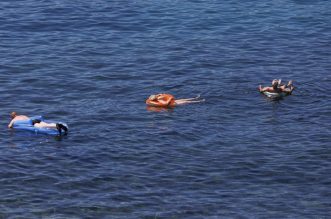 Rijeka: Građani i turisti uživaju u morskim aktivnostima na plaži Ploče