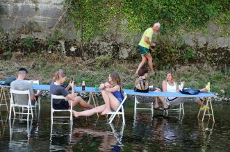 Rijeka: Otvoreno je privremeno jednodnevno kupalište i sunčalište “Plaža na Rječini”