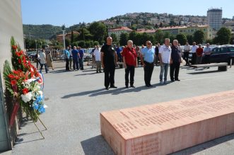 Polaganje-vijenaca-111.-brigada-HV-a-5