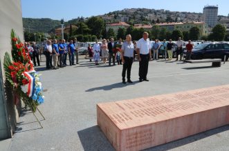 Polaganje-vijenaca-111.-brigada-HV-a-8