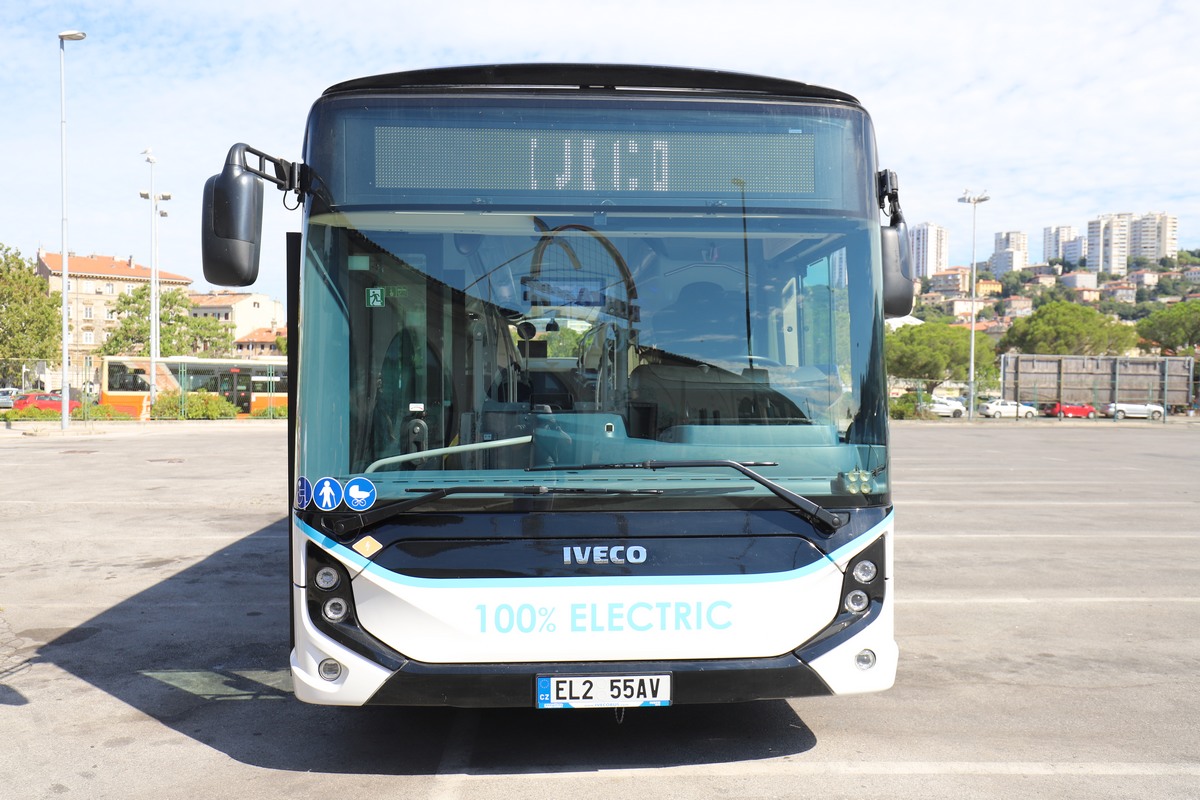 Predstavljanje-Iveco-E-Way-električnog-autobusa-2